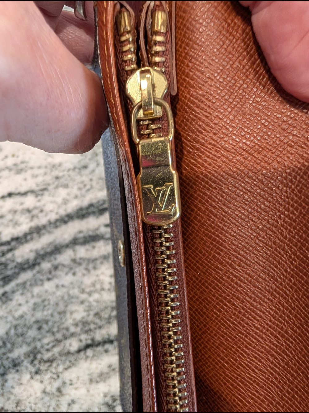 Louis Vuitton Brown Classic Monogram Wallet - COA - EUC - Picture 10 of 13